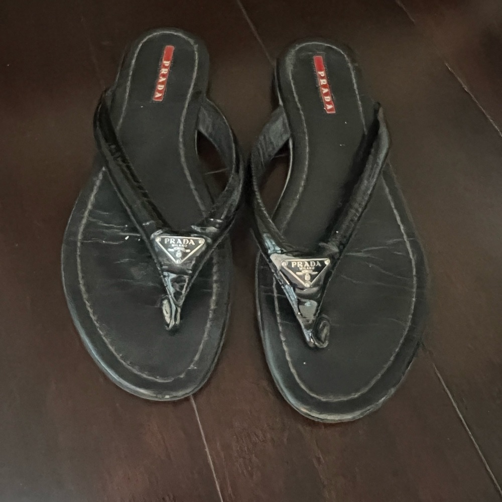 Prada Women’s sandal flip flop